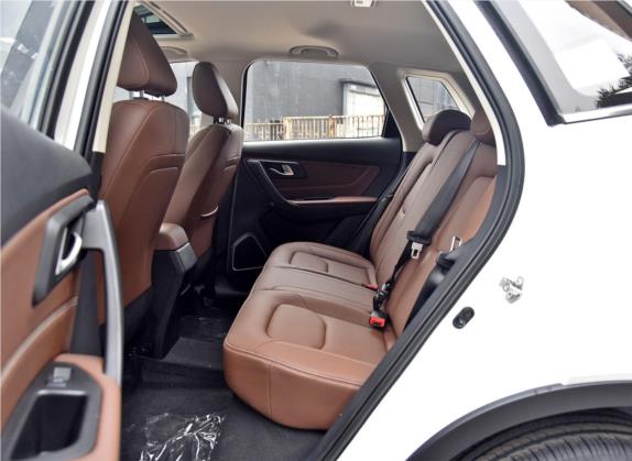 奔腾X40 2018款 网红版 1.6L 手动豪华型 车厢座椅   后排空间