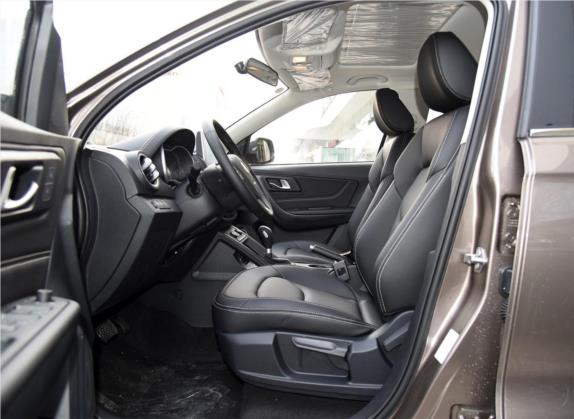 奔腾X40 2018款 网红版 1.6L 自动豪华型 车厢座椅   前排空间