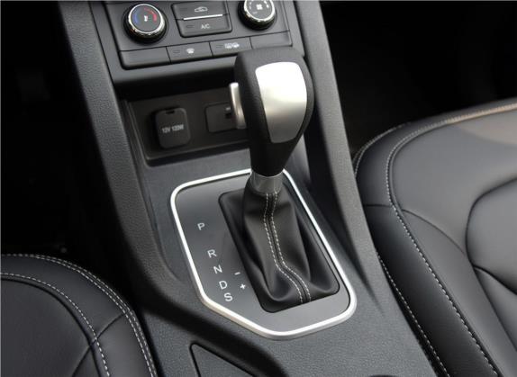 奔腾X40 2018款 网红版 1.6L 自动互联智酷型 中控类   挡把