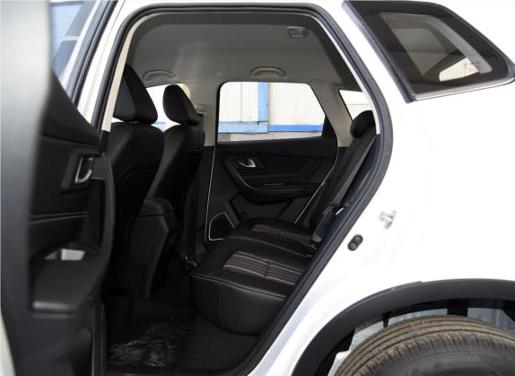 奔腾X40 2019款 1.6L 手动舒适型 国V 车厢座椅   后排空间