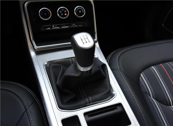 奔腾X40 2019款 1.6L 手动舒适型 国V 中控类   挡把