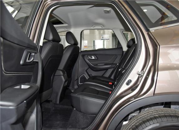 奔腾X40 2019款 1.6L 手动豪华型 国V 车厢座椅   后排空间