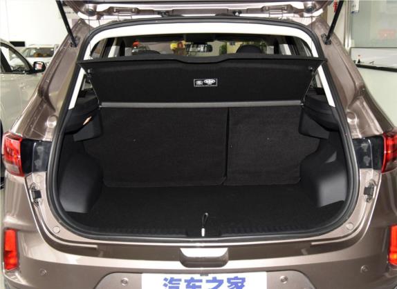 奔腾X40 2019款 1.6L 手动豪华型 国V 车厢座椅   后备厢