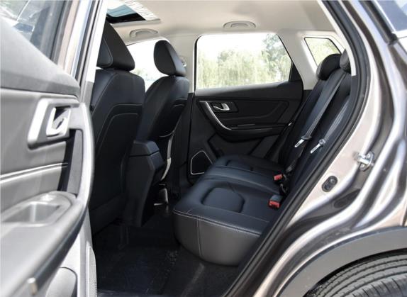 奔腾X40 2019款 1.6L 自动豪华型 国V 车厢座椅   后排空间