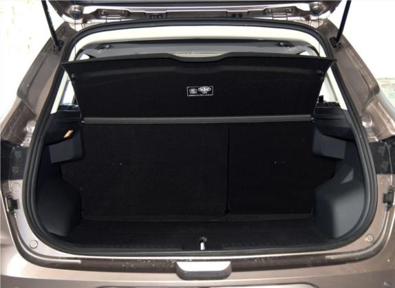 奔腾X40 2019款 1.6L 自动豪华型 国V 车厢座椅   后备厢