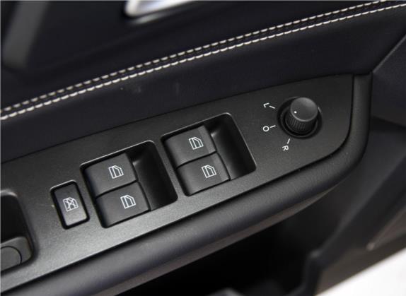 奔腾X40 2019款 1.6L 自动豪华型 国V 车厢座椅   门窗控制