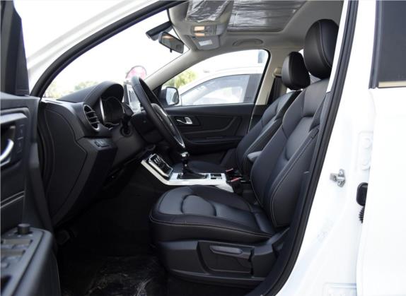 奔腾X40 2019款 1.6L 自动互联智酷型 国V 车厢座椅   前排空间
