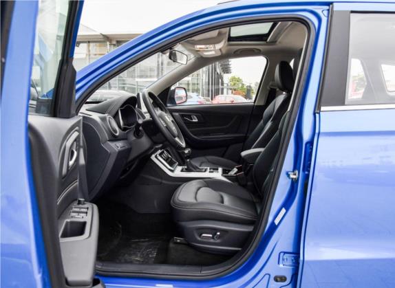 奔腾X40 2019款 1.6L 自动互联智享型 国V 车厢座椅   前排空间