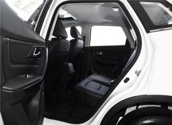 奔腾X40 2019款 1.6L 自动豪华型 国VI 车厢座椅   后排空间