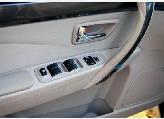 奔腾B70 2007款 2.0L 手动舒适型 车厢座椅   门窗控制