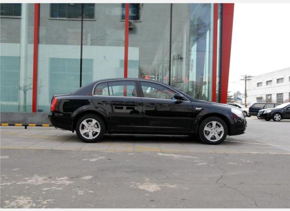 奔腾B70 2009款 2.0L 手动精英型 外观   正侧