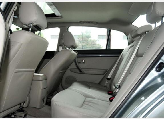 奔腾B70 2010款 2.3L 自动豪华型 车厢座椅   后排空间