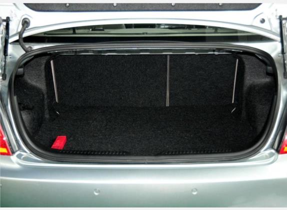 奔腾B70 2010款 2.3L 自动豪华型 车厢座椅   后备厢