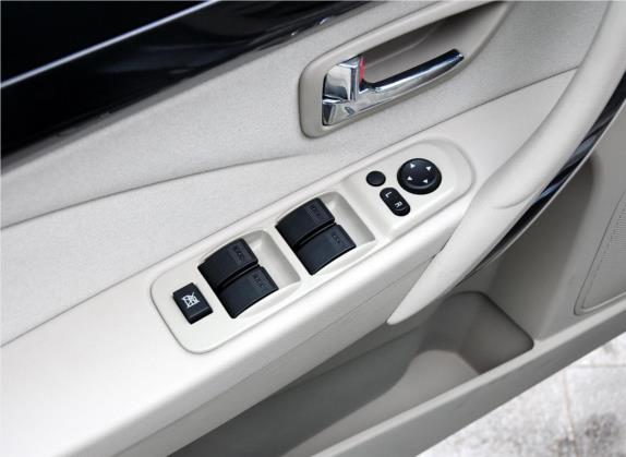 奔腾B70 2010款 2.0L 自动时尚型 车厢座椅   门窗控制