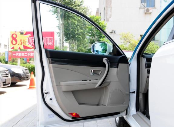 奔腾B70 2011款 2.0L 自动时尚型 车厢座椅   前门板