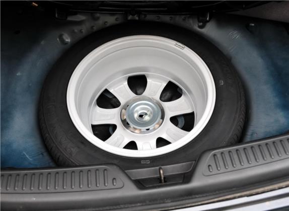 奔腾B70 2011款 2.3L 自动豪华型 其他细节类   备胎