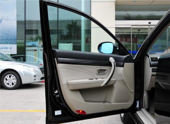 奔腾B70 2011款 2.3L 自动豪华型 车厢座椅   前门板