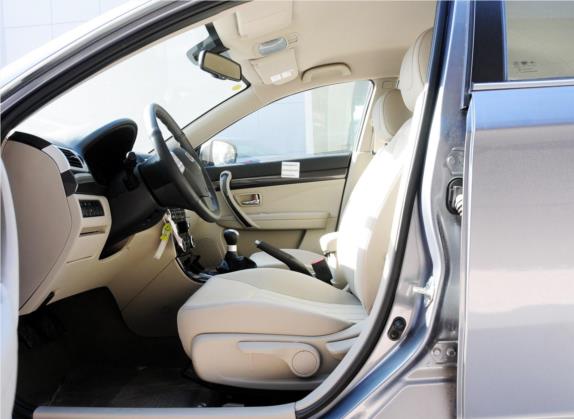 奔腾B70 2012款 1.8L 手动舒适型 车厢座椅   前排空间