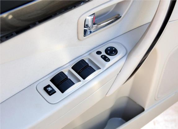 奔腾B70 2012款 1.8L 手动舒适型 车厢座椅   门窗控制