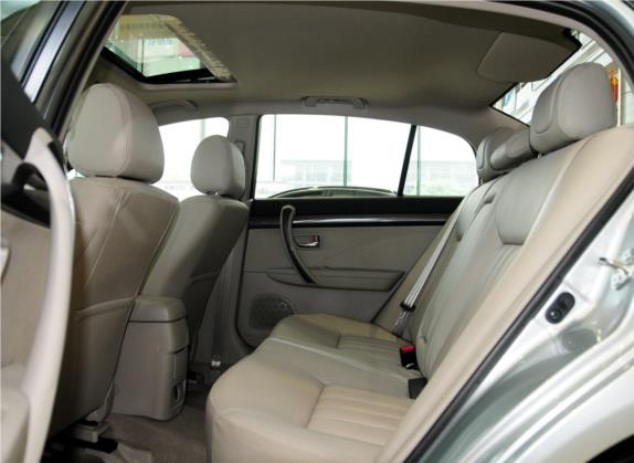 奔腾B70 2012款 1.8L 手动豪华型 车厢座椅   后排空间