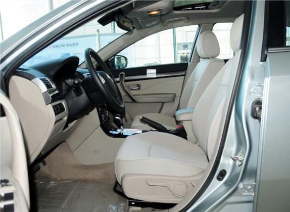 奔腾B70 2012款 1.8L 自动时尚型 车厢座椅   前排空间