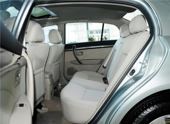奔腾B70 2012款 1.8L 自动时尚型 车厢座椅   后排空间