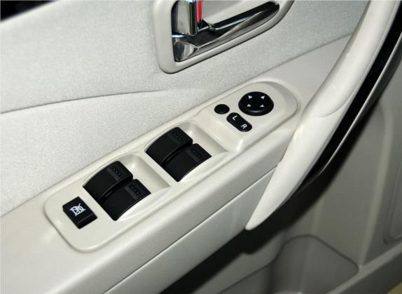 奔腾B70 2012款 1.8L 自动时尚型 车厢座椅   门窗控制