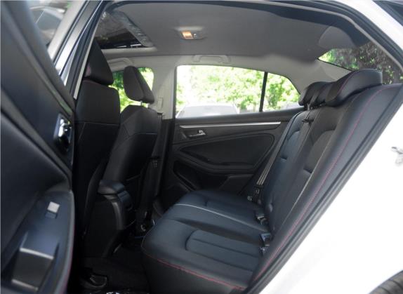 奔腾B70 2014款 2.0L 手动豪华型 车厢座椅   后排空间