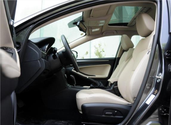 奔腾B70 2014款 2.0L 自动豪华型 车厢座椅   前排空间