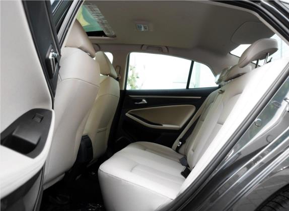 奔腾B70 2014款 2.0L 自动豪华型 车厢座椅   后排空间