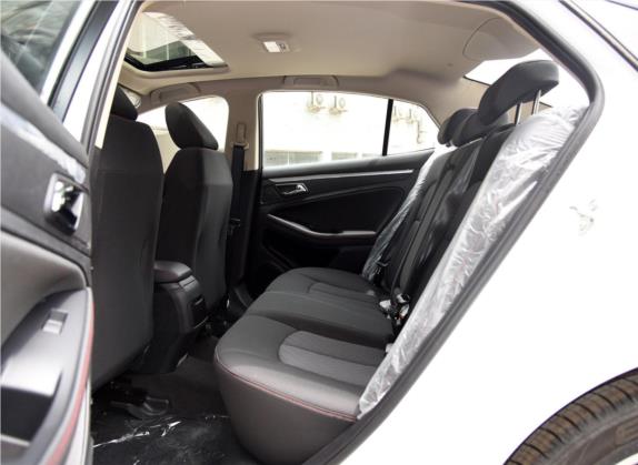 奔腾B70 2015款 1.8T 自动精英型 车厢座椅   后排空间