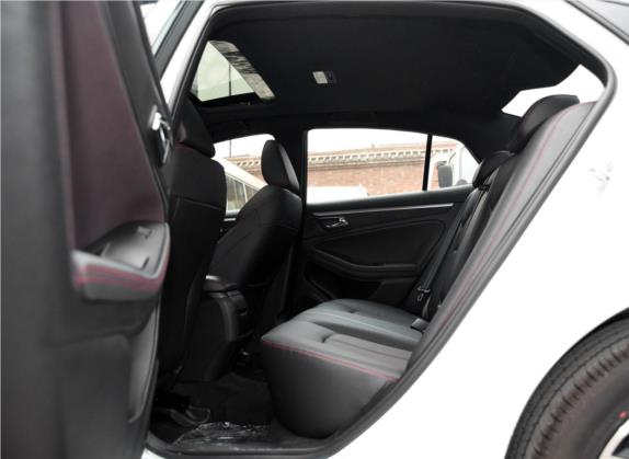 奔腾B70 2016款 1.8T 自动运动尊贵型 车厢座椅   后排空间