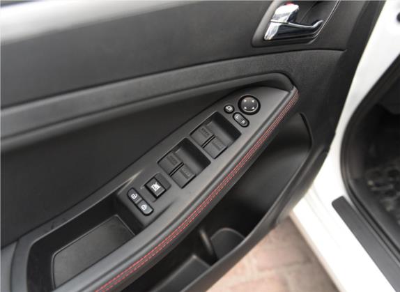 奔腾B70 2016款 2.0L 自动豪华型 车厢座椅   门窗控制