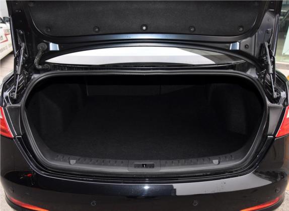 奔腾B70 2016款 2.0L 手动豪华型 车厢座椅   后备厢