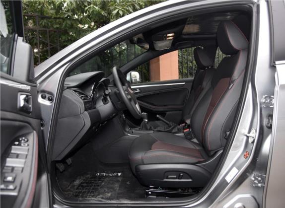 奔腾B70 2016款 2.0L 手动尊享型 车厢座椅   前排空间
