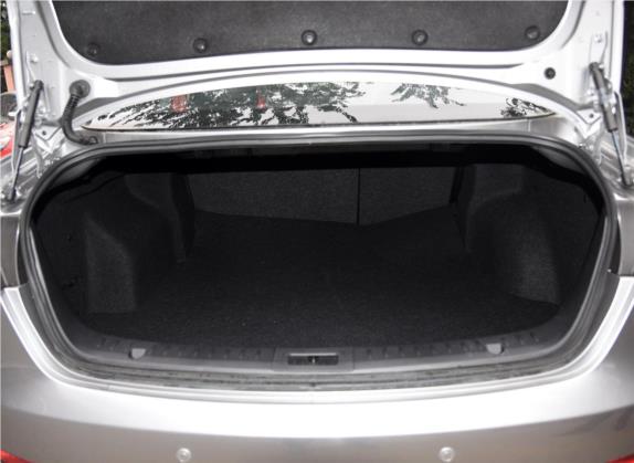 奔腾B70 2016款 2.0L 手动尊享型 车厢座椅   后备厢