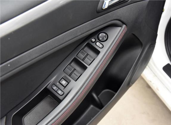 奔腾B70 2016款 2.0L 自动尊享型 车厢座椅   门窗控制