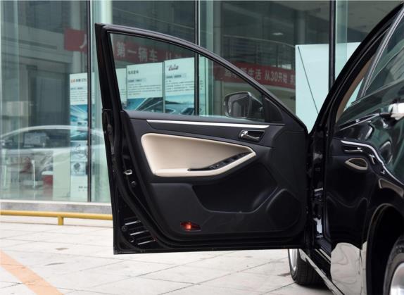奔腾B70 2016款 1.8T 自动精英型 车厢座椅   前门板