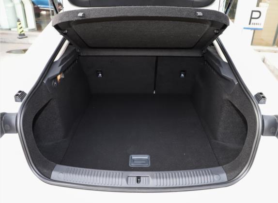 奔腾B70 2021款 1.5T 自动智享型 车厢座椅   后备厢