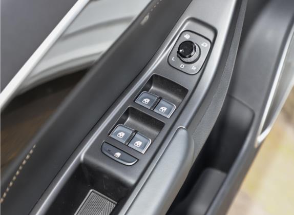 奔腾B70 2021款 1.5T 自动智享型 车厢座椅   门窗控制