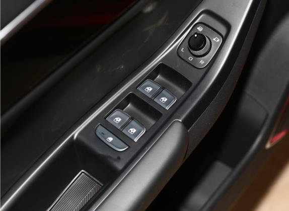 2022款 1.5T 自动畅享型 车厢座椅   门窗控制