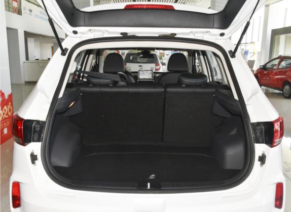 奔腾X40新能源 2019款 EV460 舒适型 车厢座椅   后备厢
