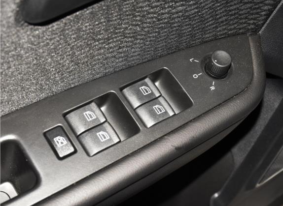 奔腾X40新能源 2019款 EV460 舒适型 车厢座椅   门窗控制