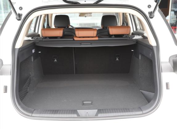 奔腾T99 2022款 20TD 自动运动豪华型 车厢座椅   后备厢