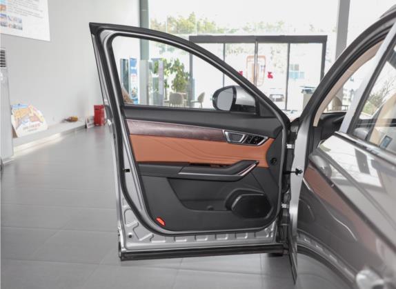 奔腾T99 2022款 20TD 自动尊享型特装版 车厢座椅   前门板