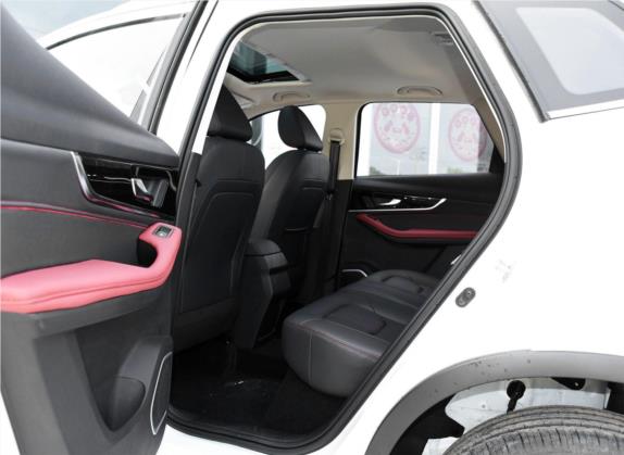 奔腾T33 2019款 1.6L 手动豪华型 国VI 车厢座椅   后排空间
