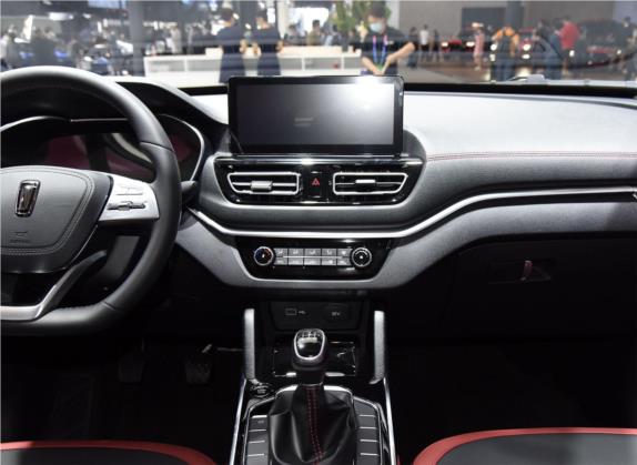 奔腾T33 2019款 1.6L 手动豪华型 国V 中控类   中控台