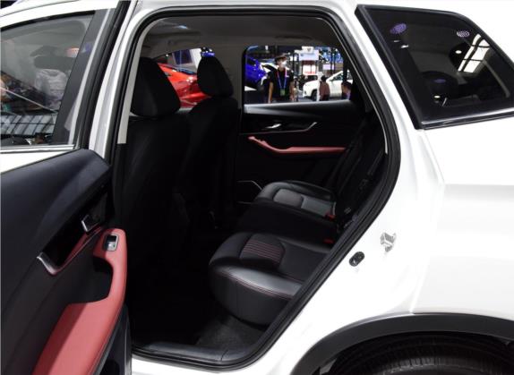 奔腾T33 2019款 1.6L 手动豪华型 国V 车厢座椅   后排空间