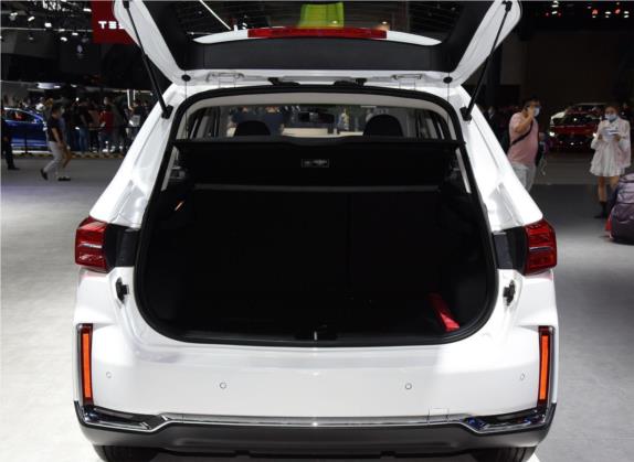 奔腾T33 2019款 1.6L 手动豪华型 国V 车厢座椅   后备厢