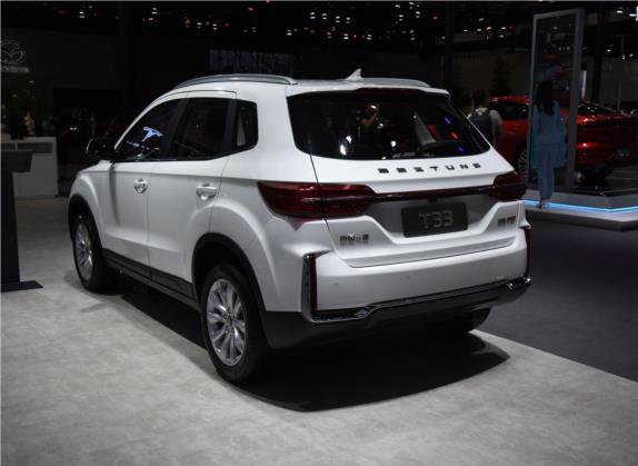 奔腾T33 2019款 1.6L 手动豪华型 国V 外观   斜后